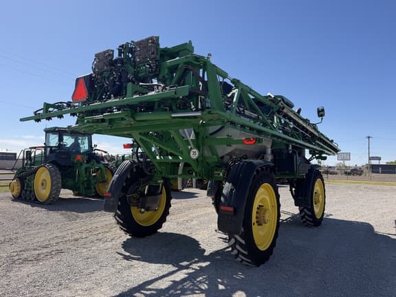 Image of John Deere 412R equipment image 4