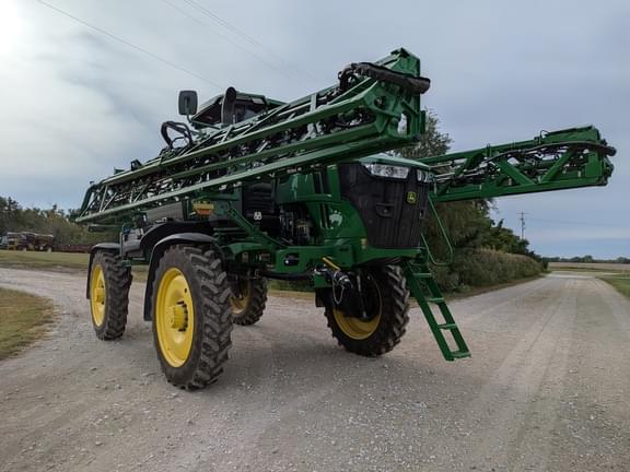 Image of John Deere 412R equipment image 2