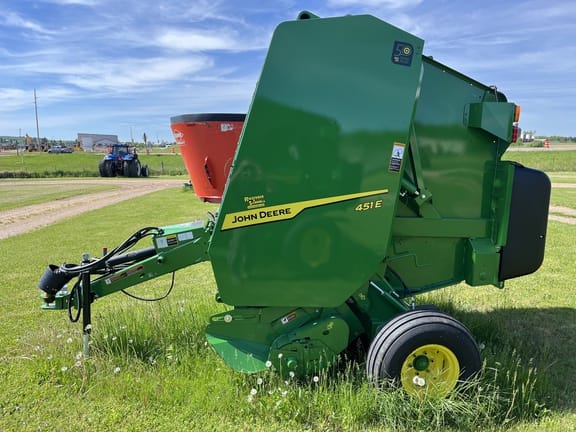 2025 John Deere 451E Equipment Image0