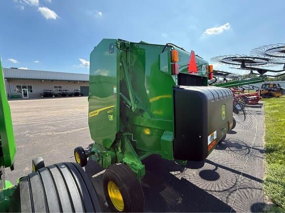 Image of John Deere 451E equipment image 4