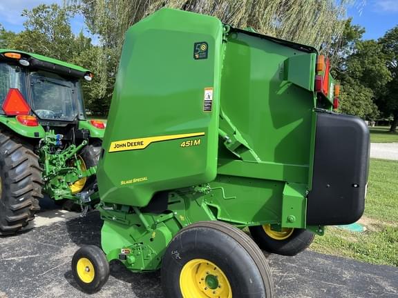 Image of John Deere 451M equipment image 1