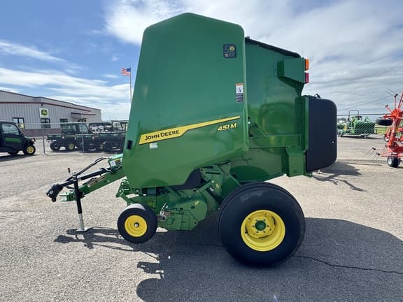 Image of John Deere 451M equipment image 4