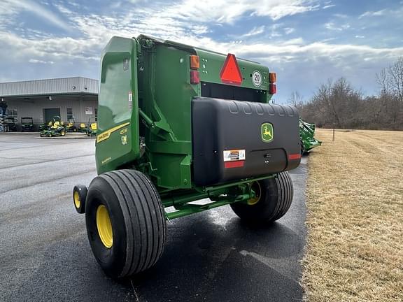 Image of John Deere 451M equipment image 4