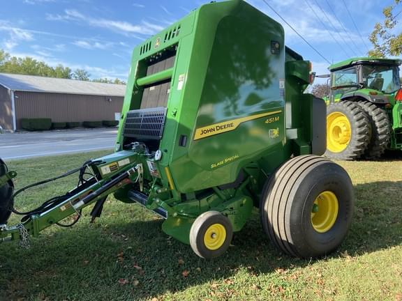 Image of John Deere 451M Silage Special equipment image 1