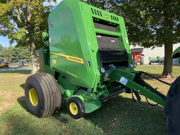 Image of John Deere 451M Silage Special equipment image 4