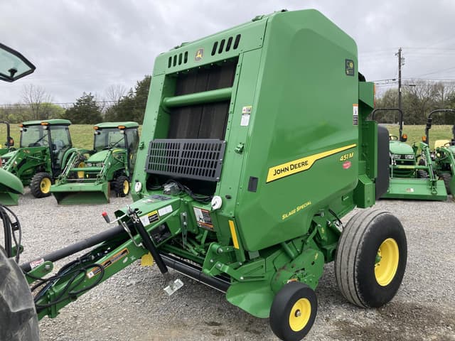 Image of John Deere 451M equipment image 1