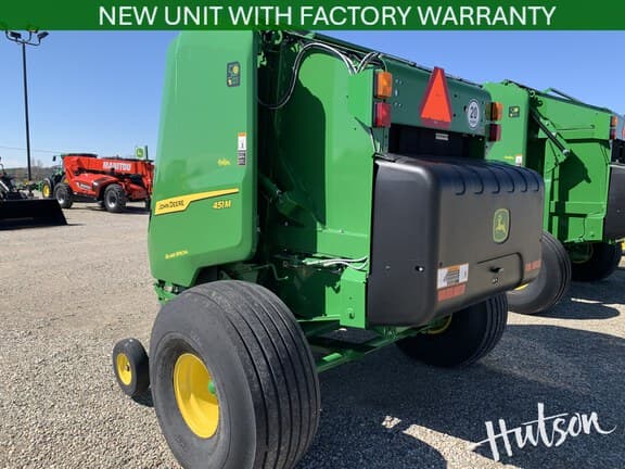 Image of John Deere 451M equipment image 4