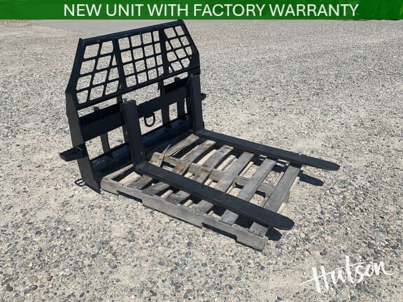 2025 John Deere Pallet Forks Equipment Image0
