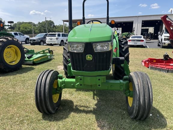 Image of John Deere 5050E equipment image 4