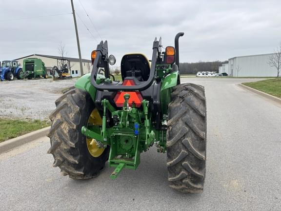 Image of John Deere 5050E equipment image 4