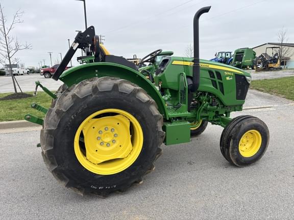 Image of John Deere 5050E equipment image 3