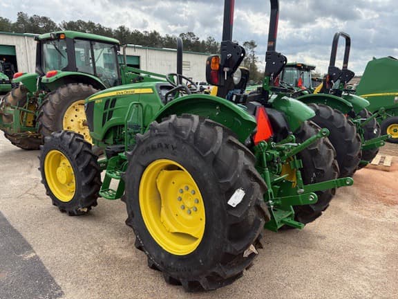 Image of John Deere 5050E equipment image 4