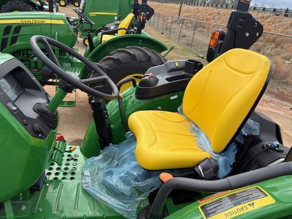 Image of John Deere 5050E equipment image 3