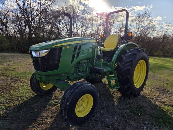 Image of John Deere 5050E equipment image 1