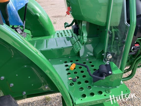 Image of John Deere 5050E equipment image 3