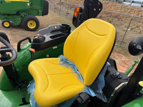 Image of John Deere 5050E equipment image 3