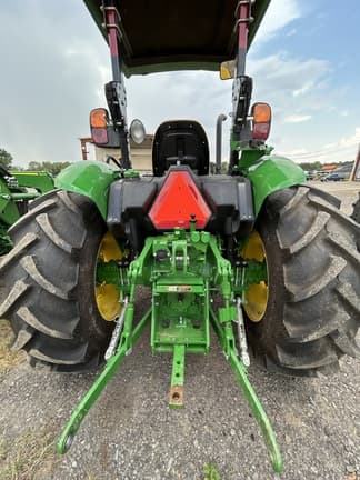 Image of John Deere 5050E equipment image 3
