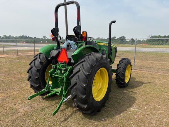 Image of John Deere 5050E equipment image 3