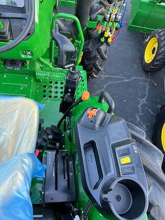 Image of John Deere 5050E equipment image 4