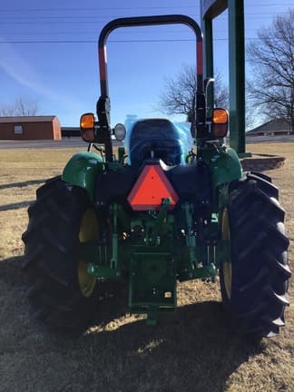 Image of John Deere 5050E equipment image 4
