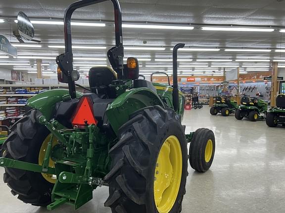 Image of John Deere 5050E equipment image 4