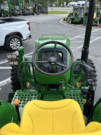 Image of John Deere 5050E equipment image 4
