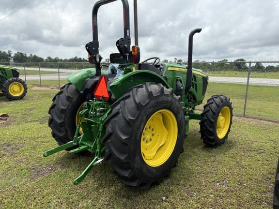 Image of John Deere 5050E equipment image 3