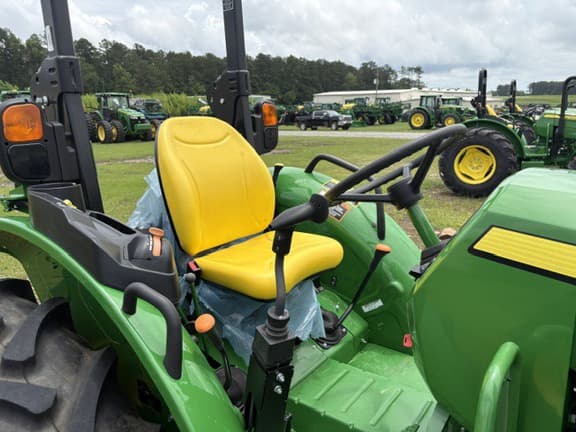 Image of John Deere 5050E equipment image 4
