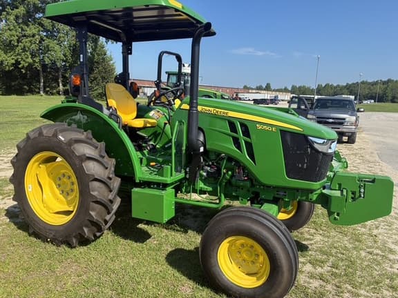 Image of John Deere 5050E equipment image 4