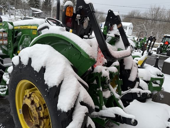 Image of John Deere 5050E equipment image 3