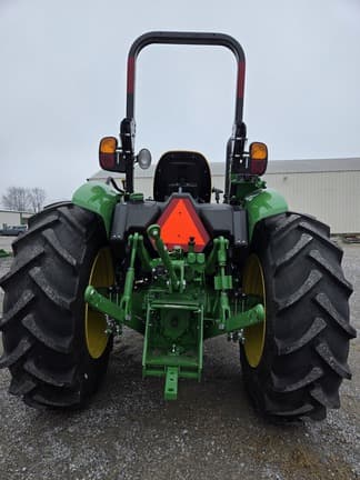 Image of John Deere 5050E equipment image 4