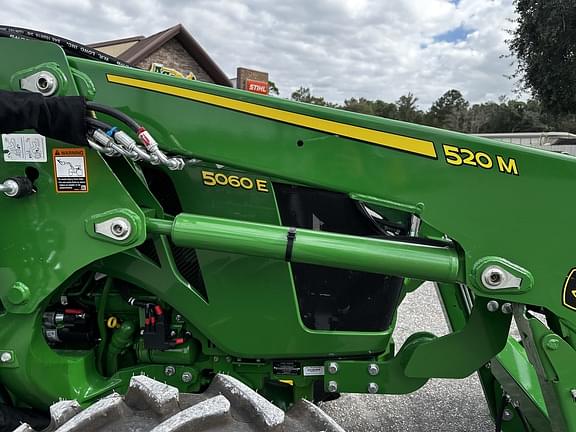 Image of John Deere 5060E equipment image 4