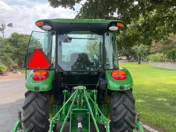 Image of John Deere 5060E equipment image 4