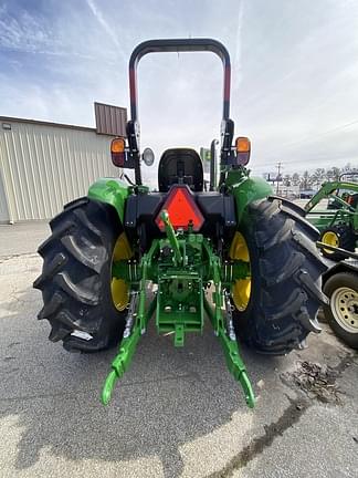 Image of John Deere 5060E equipment image 3