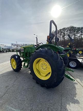 Image of John Deere 5060E equipment image 2