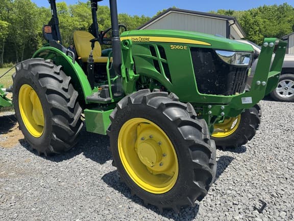 Image of John Deere 5060E equipment image 3