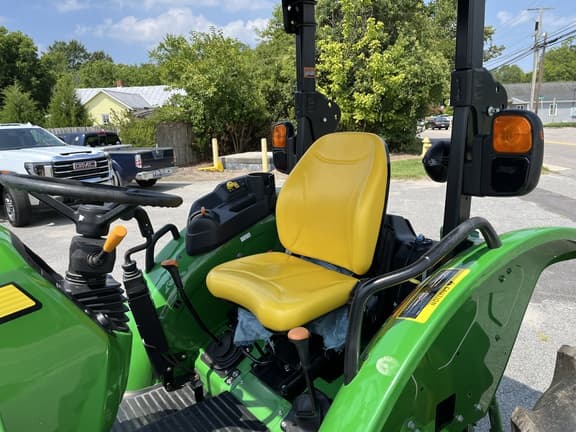 Image of John Deere 5060E equipment image 3