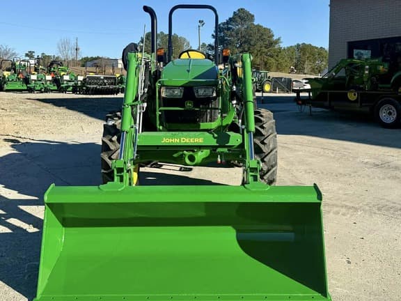 Image of John Deere 5060E equipment image 4