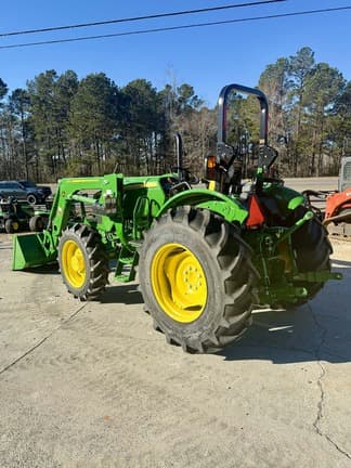 Image of John Deere 5060E equipment image 3