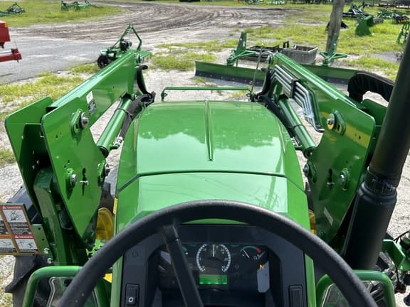 Image of John Deere 5060E equipment image 3