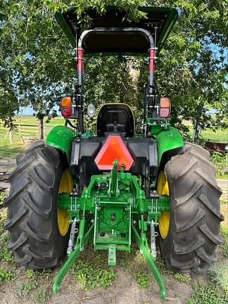 Image of John Deere 5060E equipment image 4