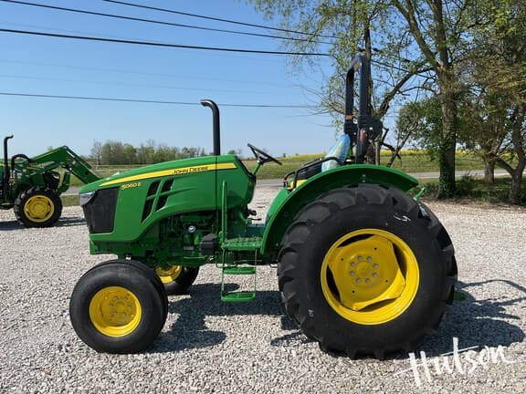 Image of John Deere 5060E equipment image 2