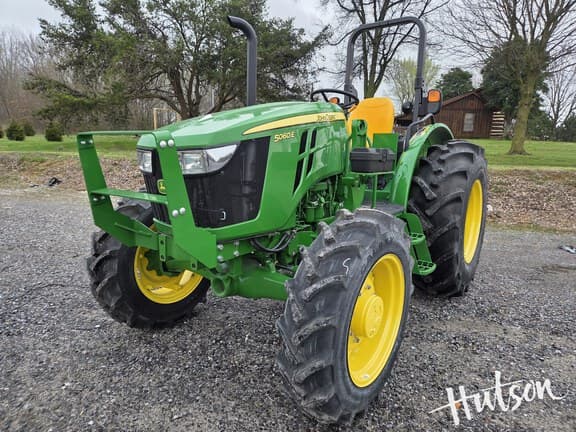 Image of John Deere 5060E equipment image 2