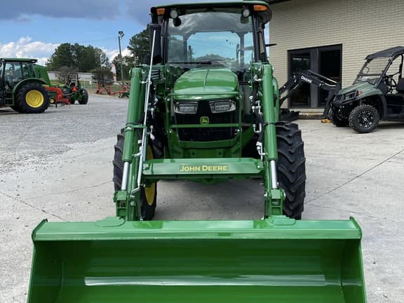 Image of John Deere 5060E equipment image 3