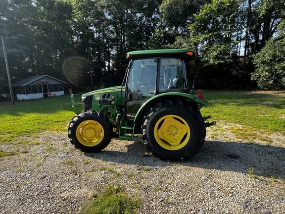 Image of John Deere 5060E equipment image 1