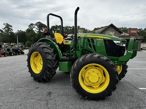 Image of John Deere 5060E equipment image 2