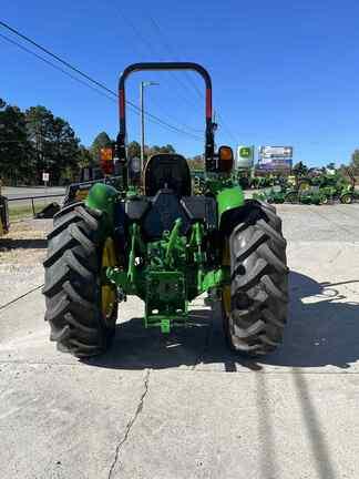 Image of John Deere 5060E equipment image 1