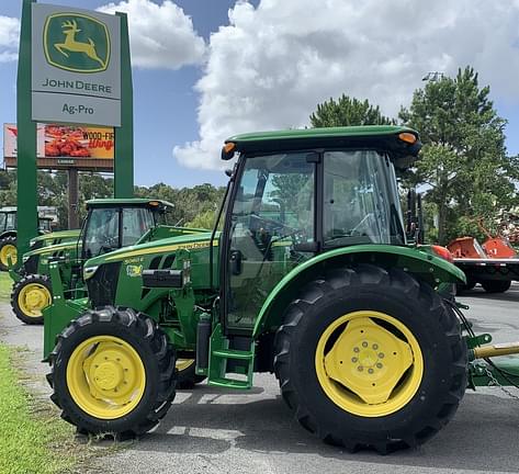 Image of John Deere 5060E equipment image 1