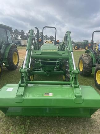 Image of John Deere 5060E equipment image 3