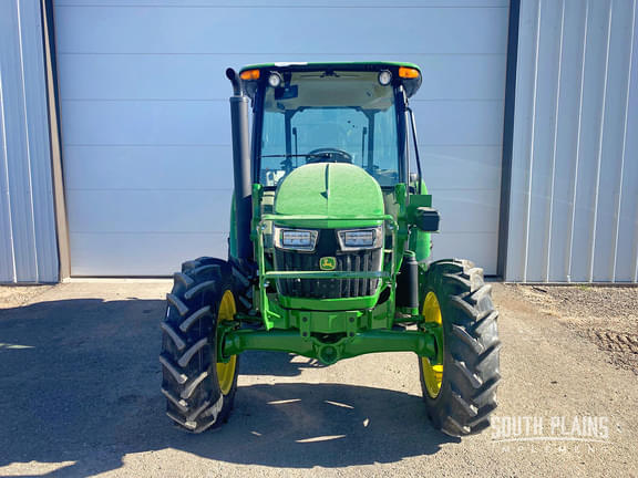 Image of John Deere 5060E equipment image 2
